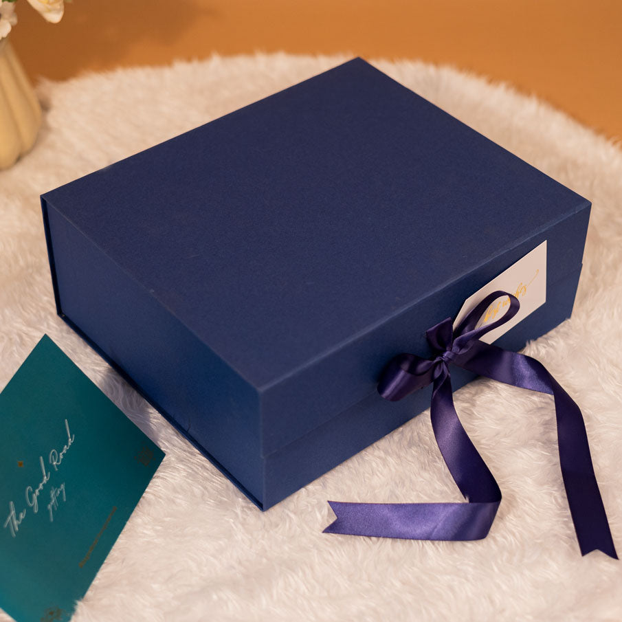 White Ribbon Box (Can hold 4 products)