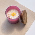 Load image into Gallery viewer, Daisy Scented Candle
